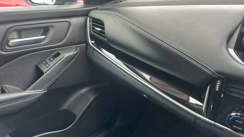 Nissan Qashqai 1.3 DiG-T MH N-Connecta 5dr Petrol Hatchback